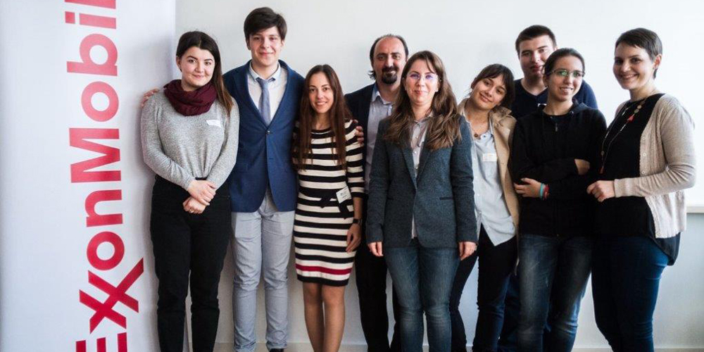5 elevi creativi din Constanța selectați să reprezinte România la Finala Europeană a competiției Sci-Tech Challenge 2018 din Bruxelles