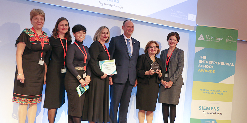 Liceul tehnologic Marmația, premiat la competiția europeană Școala Antreprenorială a anului 2018